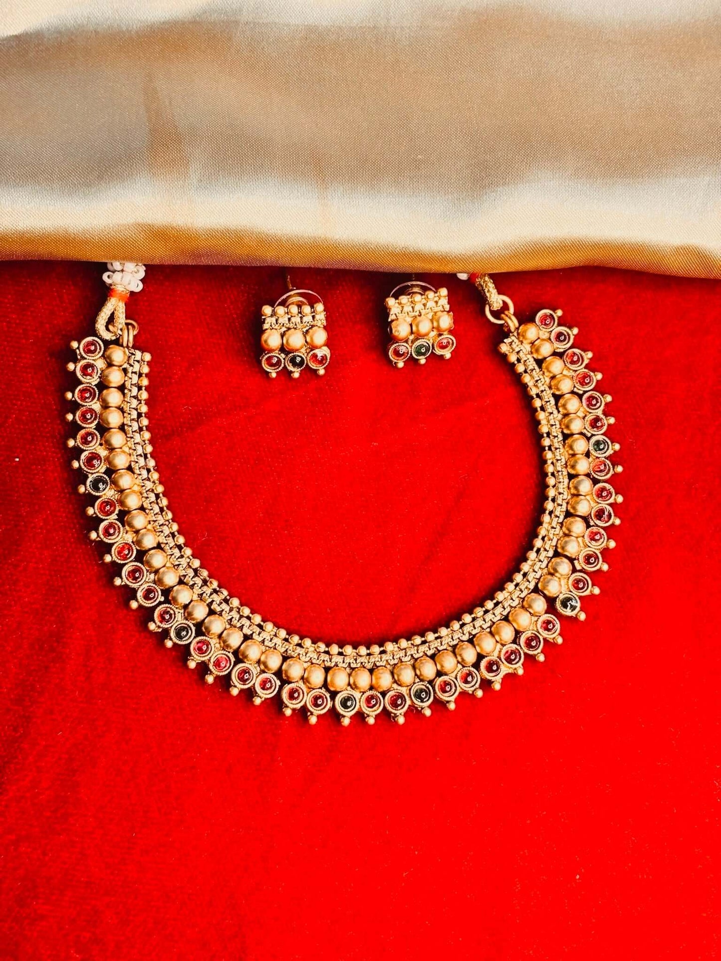 Antique round pearl beaded necklace set with multicolor accents and vintage finish