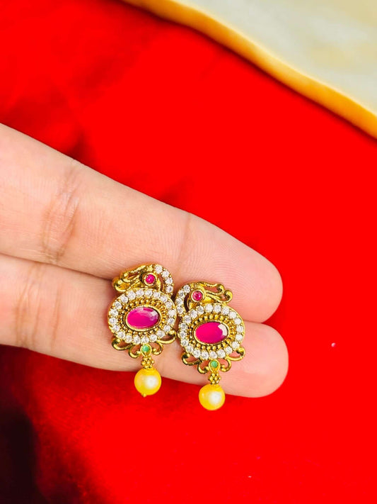 Ruby oval centerpiece choker with antique gold and pearl accents